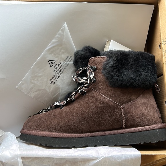 Women's Classic Mini Alpine Lace-Up Booties - Picture 7 of 12